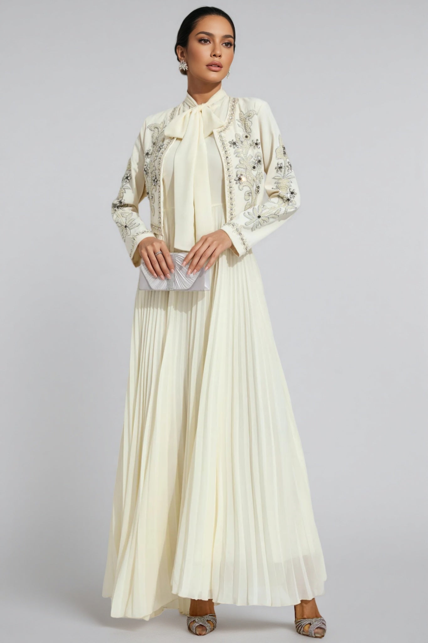 Delsld White Beads Embellished Set